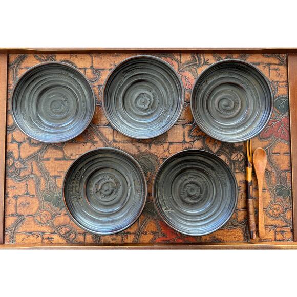 Vintage Black Japanese Urushi Lacquerware Set, 1 Large + 5 Small Plates - Picture 13 of 16